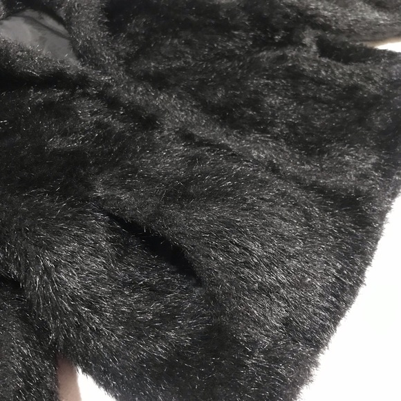 Black 3/4 Sleeve Half Torso Faux Fur Coat - Picture 2 of 6